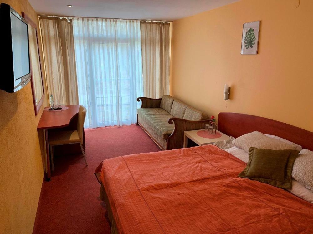 Resort Piaseczno Rozpłucie 外观 照片
